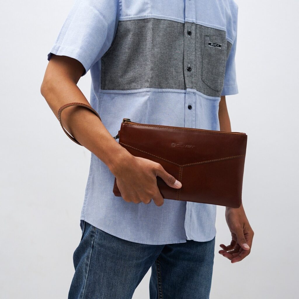 Clutch zyan with model - Mali Indonesia